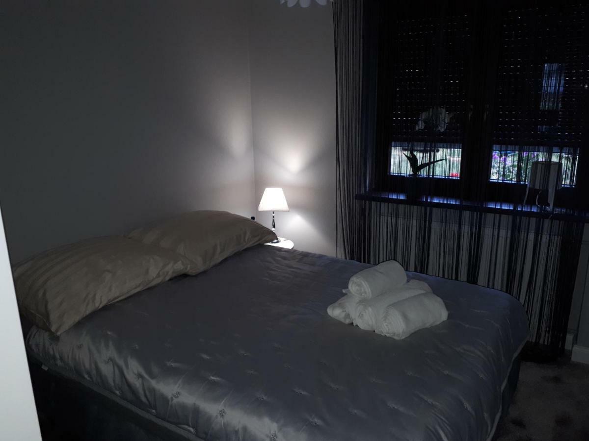 Apartamenty Centrum- Kochanowskiego -Dawniej Two-Bedroom Apartment Zielona Gora  Bagian luar foto