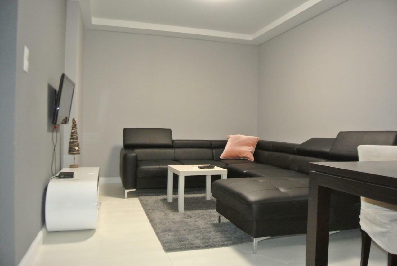 Apartamenty Centrum- Kochanowskiego -Dawniej Two-Bedroom Apartment Zielona Gora  Bagian luar foto