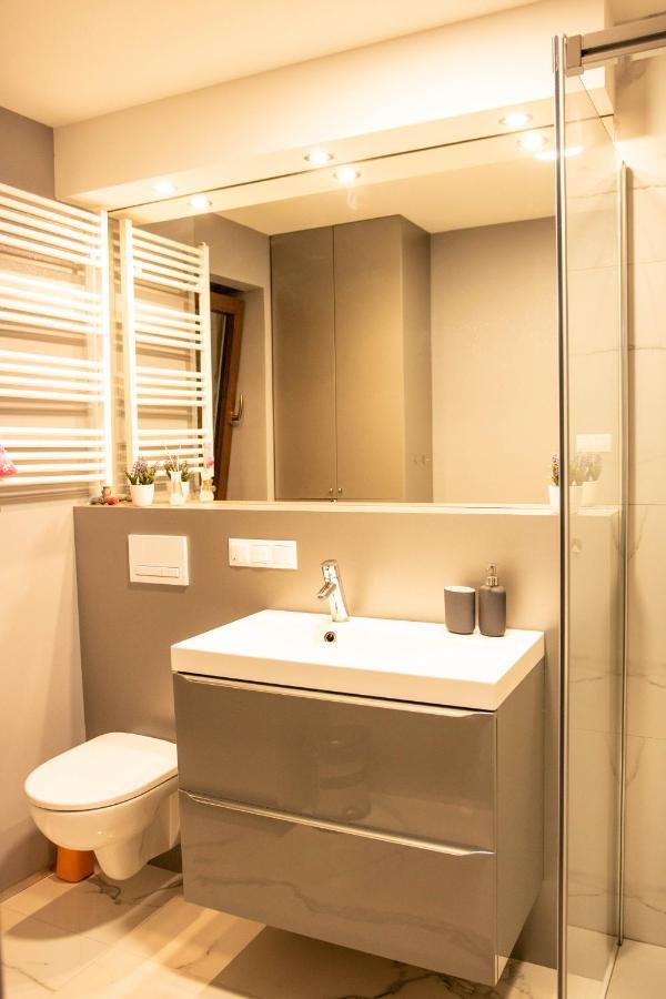 Apartamenty Centrum- Kochanowskiego -Dawniej Two-Bedroom Apartment Zielona Gora  Bagian luar foto